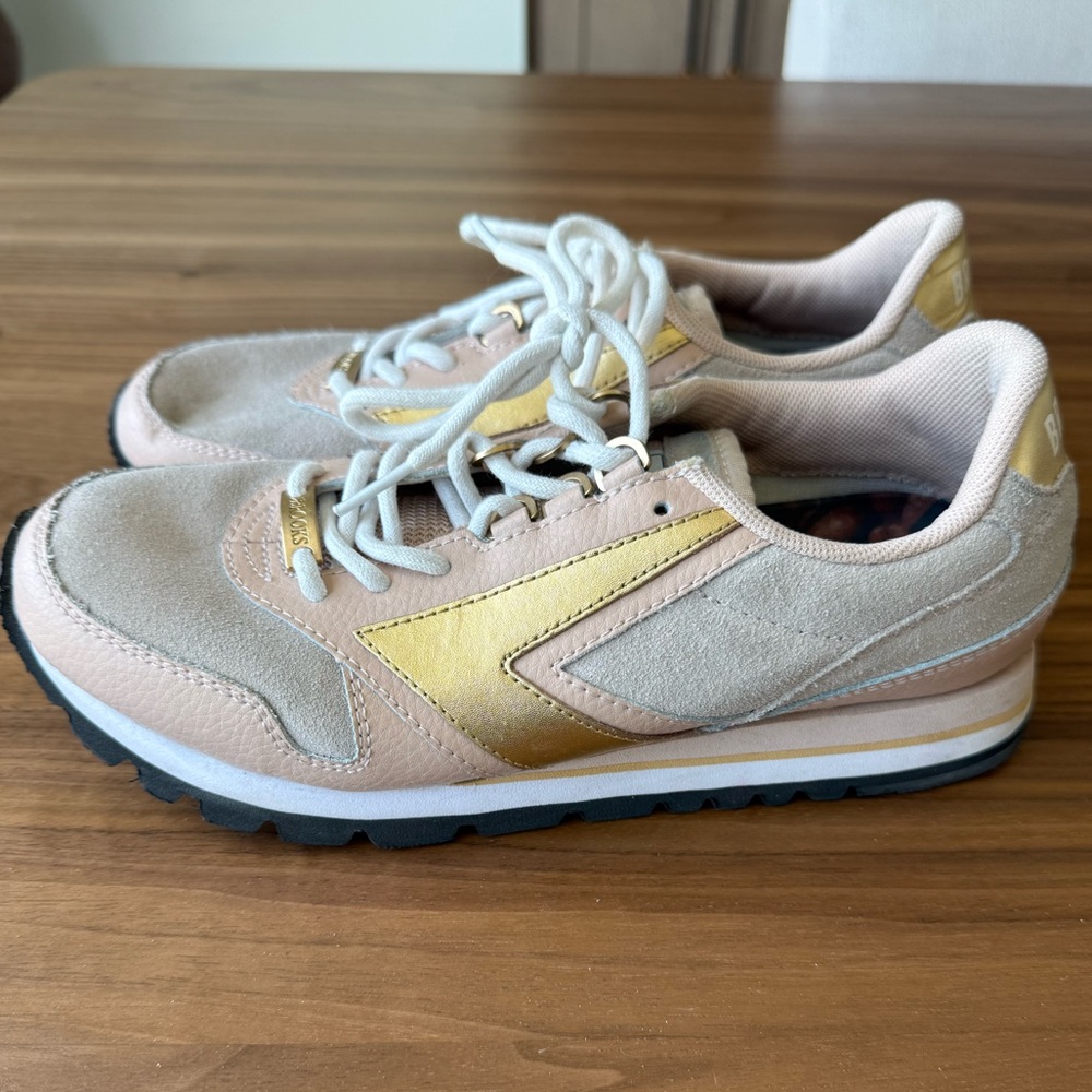 Brooks Tan and Gold Sneakers Size 8.5